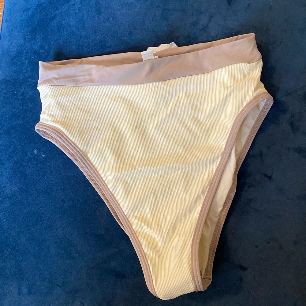 L Space high waisted bitsy cut bikini bottom NWT and hygiene liner